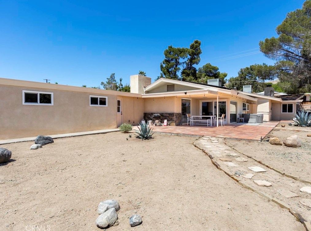 7515 San Remo Trl, Yucca Valley CA  92284-2354 exterior