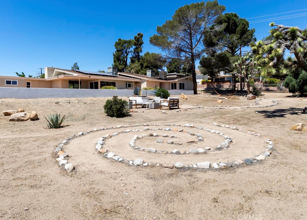 7515 San Remo Trl, Yucca Valley CA  92284-2354 exterior