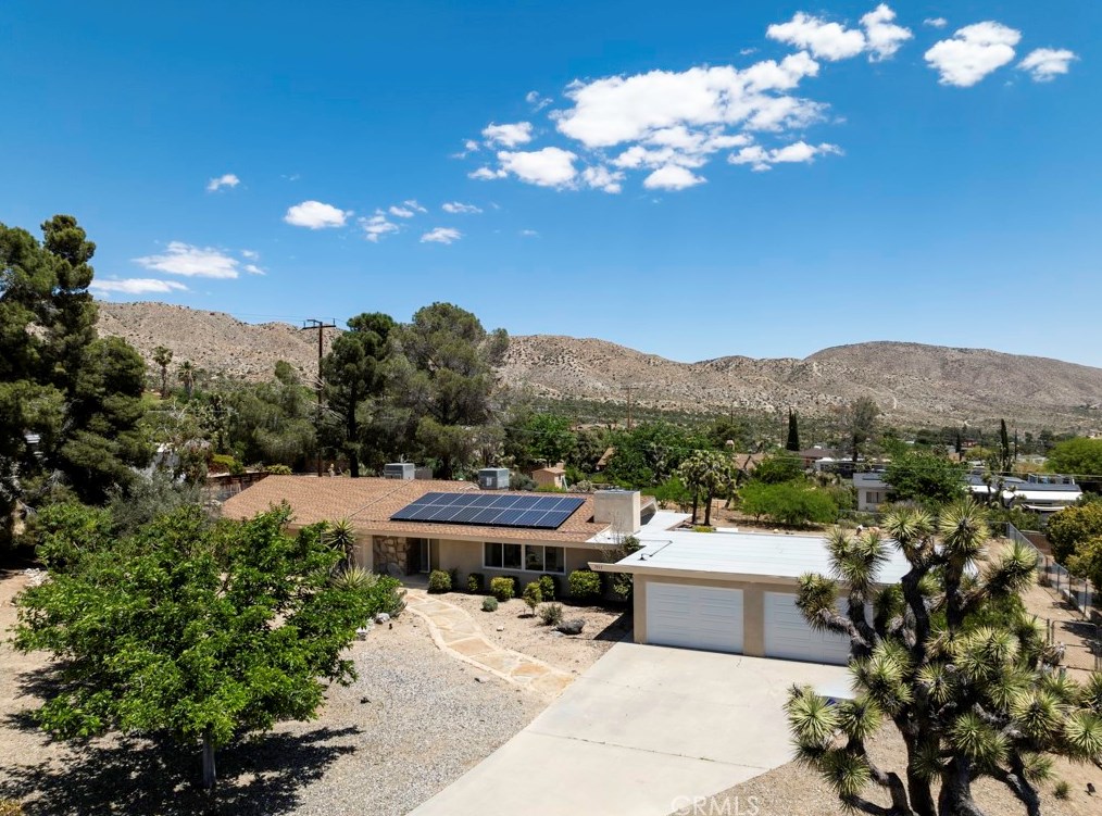 7515 San Remo Trl, Yucca Valley CA  92284-2353 exterior