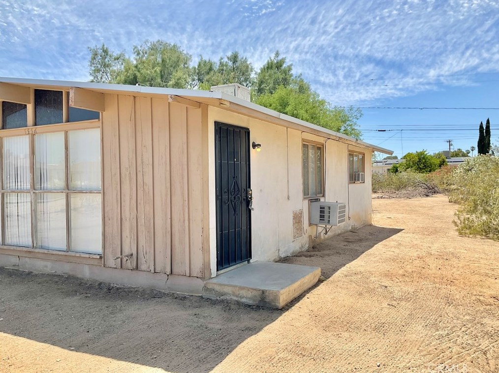 5556 Mariposa Ave, Twntynine Plm, CA 92277