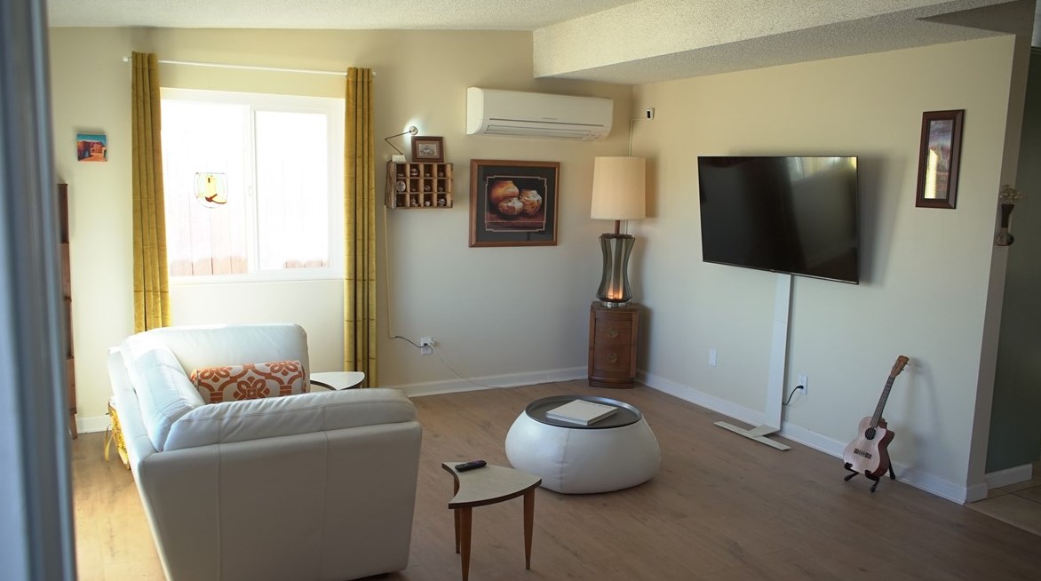 7204 Palm Ave, Yucca Valley CA 92284-4044 exterior