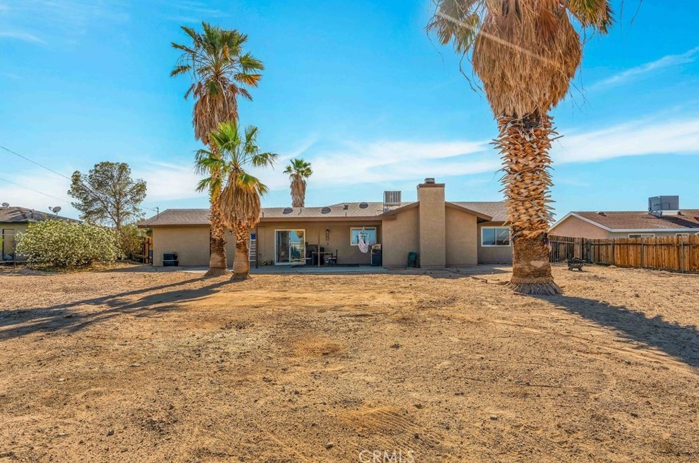 4805 Sunmore Pkwy, Twntynine Plm CA  92277-6719 exterior