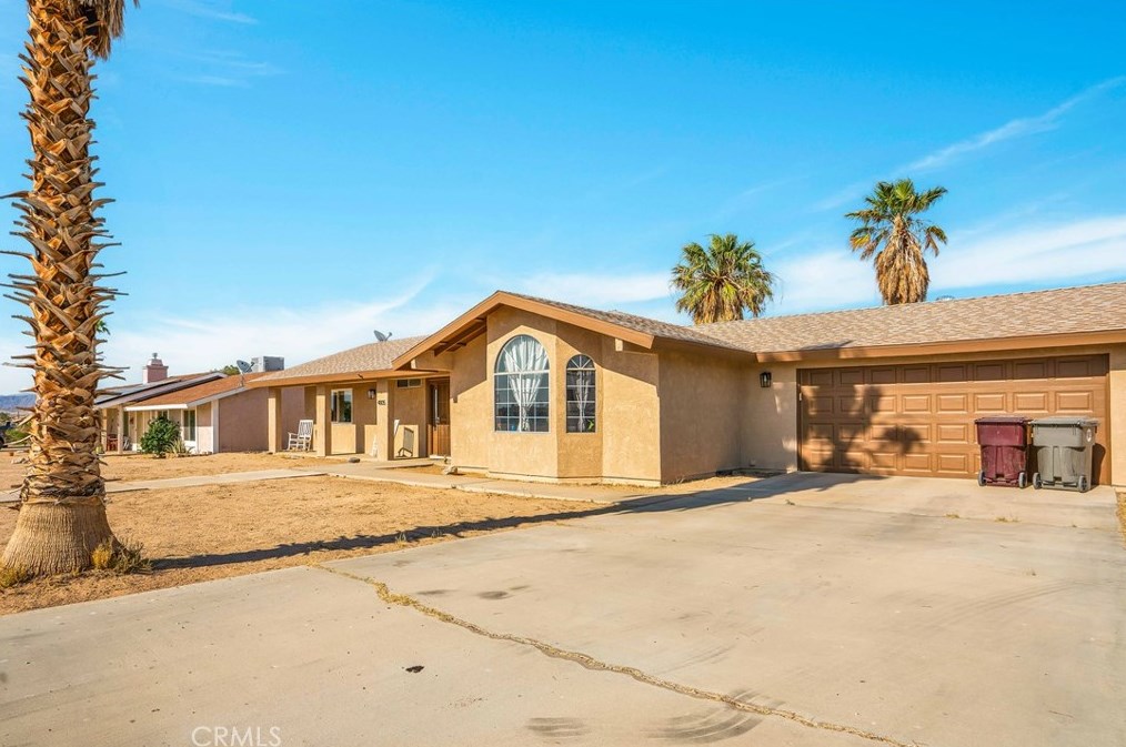 4805 Sunmore Pkwy, Twntynine Plm CA  92277-6719 exterior