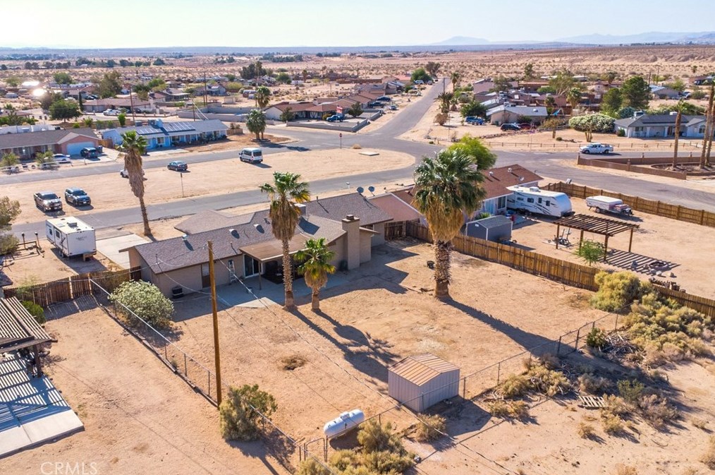 4805 Sunmore Pkwy, Twntynine Plm CA  92277-6719 exterior