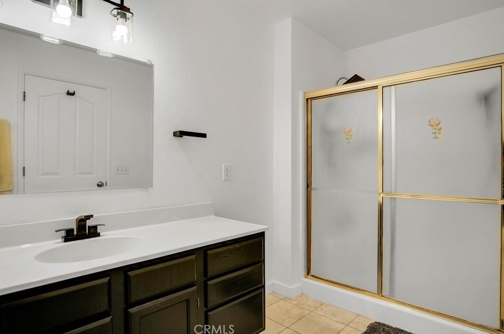 4805 Sunmore Pkwy, Twntynine Plm CA  92277-6719 exterior