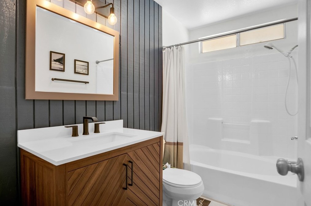 4805 Sunmore Pkwy, Twntynine Plm CA  92277-6719 exterior