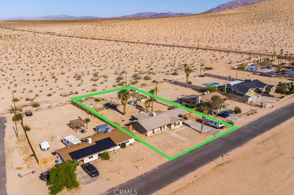 4805 Sunmore Pkwy, Twntynine Plm CA  92277-6719 exterior