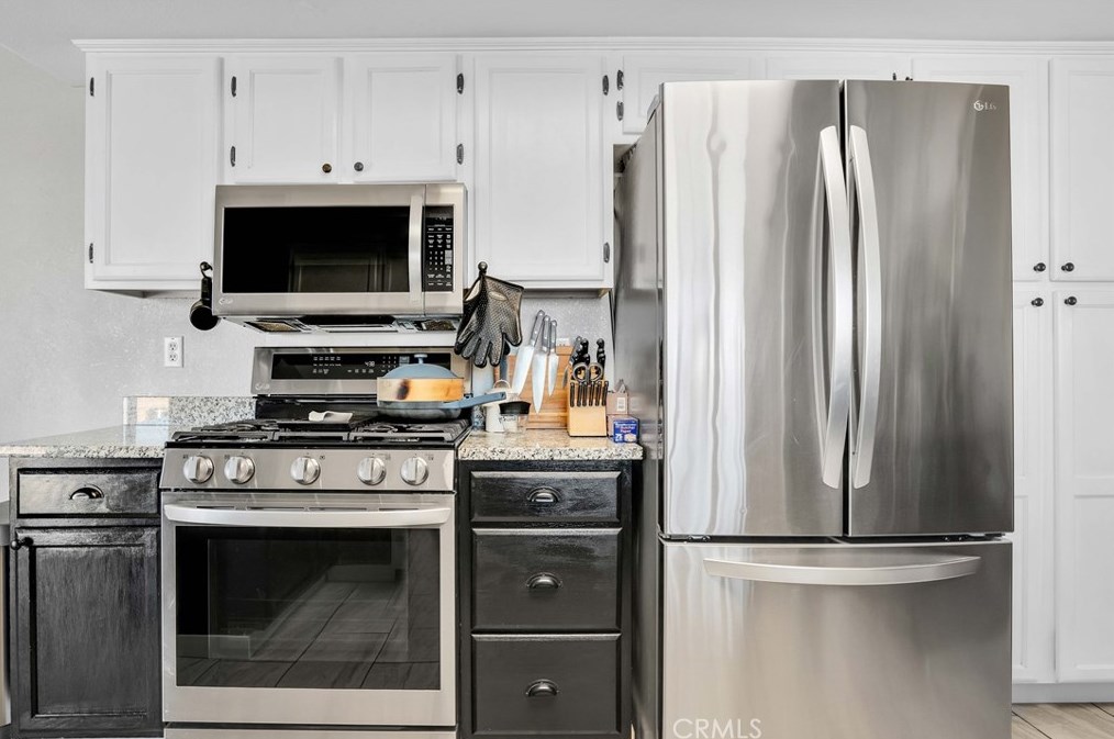 4805 Sunmore Pkwy, Twntynine Plm CA  92277-6719 exterior