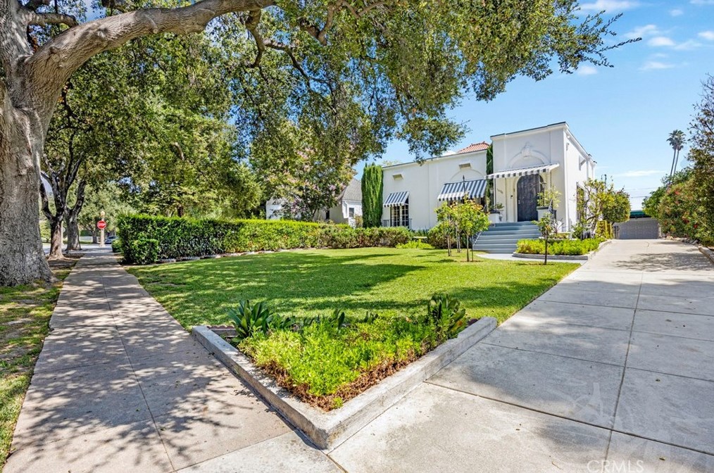1496 N Michigan Ave, Pasadena, CA 91104