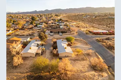 61464 Desert Air Road, Joshua Tree, CA 92252 - Photo 12