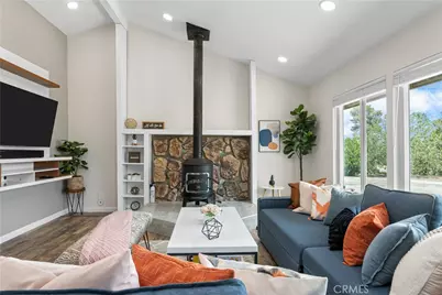 7090 Emerson Avenue, Yucca Valley, CA 92284 - Photo 2