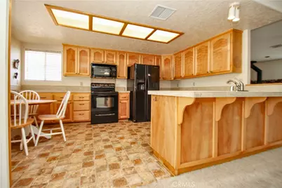 5601 Grand Avenue, Yucca Valley, CA 92284 - Photo 8