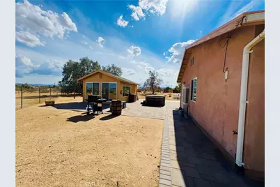 1525 Dakota, Landers, CA 92285 - Photo 20