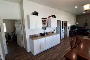 10122 Pine Pl, Morongo Valley, CA 92256 - Photo 12