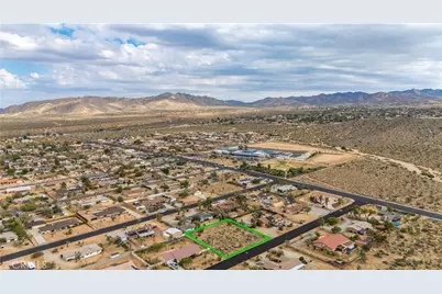 7625 Hilton Avenue, Yucca Valley, CA 92284 - Photo 4