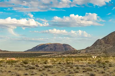 56220 University Boulevard, Landers, CA 92285 - Photo 4
