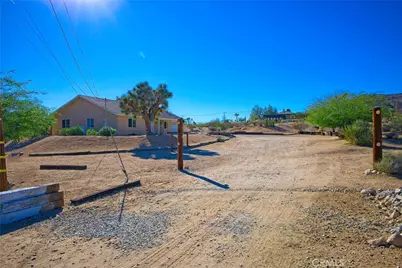 59105 Wilcox Lane, Yucca Valley, CA 92284 - Photo 2