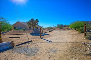 59105 Wilcox Ln, Yucca Valley, CA 92284 - Photo 2