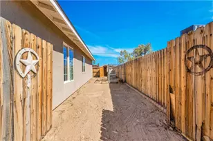 6185 Chia, 29 Palms MCB, CA 92277 - Photo 2