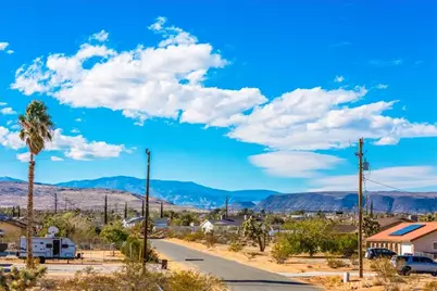 3911 Lennox Avenue, Yucca Valley, CA 92284 - Photo 6