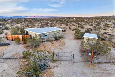 437 Mallow Road, Landers, CA 92285 - Photo 4