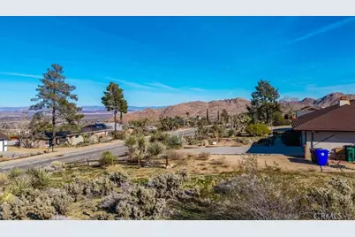 61017 Navajo Trail, Joshua Tree, CA 92252 - Photo 10
