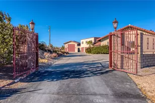 56630 Bear Ct, Yucca Valley, CA 92284 - Photo 10