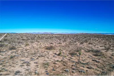 777 La Brisa Road, Yucca Valley, CA 92284 - Photo 32