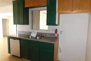 7491 Sherman Hoyt, 29 Palms MCB, CA 92277 - Photo 6