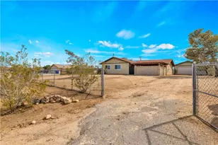 58331 Caliente St, Yucca Valley, CA 92284 - Photo 2