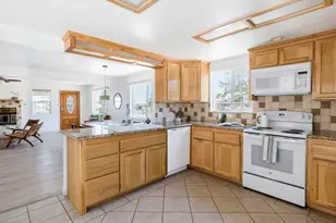 5564 Old Woman Springs Rd, Yucca Valley, CA 92284 - Photo 16