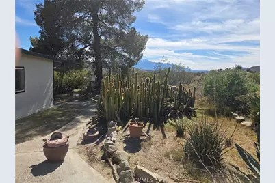 8996 Navajo Trail, Morongo Valley, CA 92256 - Photo 8
