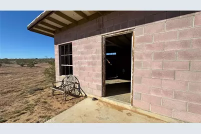 56172 Cone Boulevard, Landers, CA 92285 - Photo 8