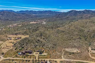 58215 Santa Barbara, Yucca Valley, CA 92284 - Photo 12