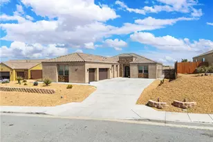 8668 Monument Vw Dr, Yucca Valley, CA 92284 - Photo 2