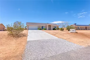 58285 Caliente, Yucca Valley, CA 92284 - Photo 2
