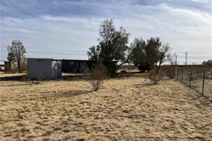915 Dakota Ln, Landers, CA 92285 - Photo 18