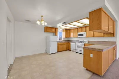 6693 Mariposa, 29 Palms MCB, CA 92277 - Photo 8