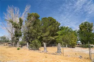 1471 Cherokee, Yucca Valley, CA 92284 - Photo 2
