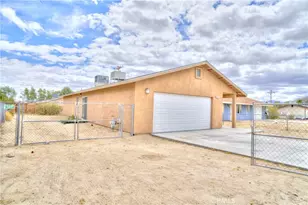 6627 Smoketree, 29 Palms MCB, CA 92277 - Photo 2