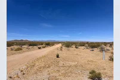 61124 Wassail Road, Landers, CA 92285 - Photo 6