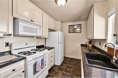 7817 Valley Vista Avenue, Yucca Valley, CA 92284 - Photo 14