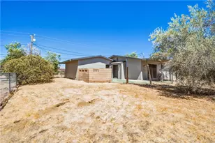 6998 Lennox, Yucca Valley, CA 92284 - Photo 32