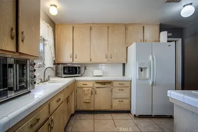 7613 Cherokee, Yucca Valley, CA 92284 - Photo 10