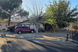 56922 Cassia, Yucca Valley, CA 92284 - Photo 2