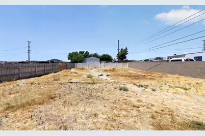 2869 Laurel Street, Rosamond, CA 93560 - Photo 18