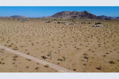 59860 Stearman, Landers, CA 92285 - Photo 2