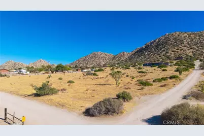 5525 Minna Gombell Lane, Pioneertown, CA 92268 - Photo 22