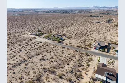 74425 Twilight Dr, 29 Palms MCB, CA 92277 - Photo 2