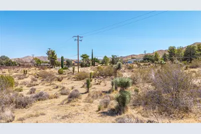 8804 Warren Vista Avenue, Yucca Valley, CA 92284 - Photo 14